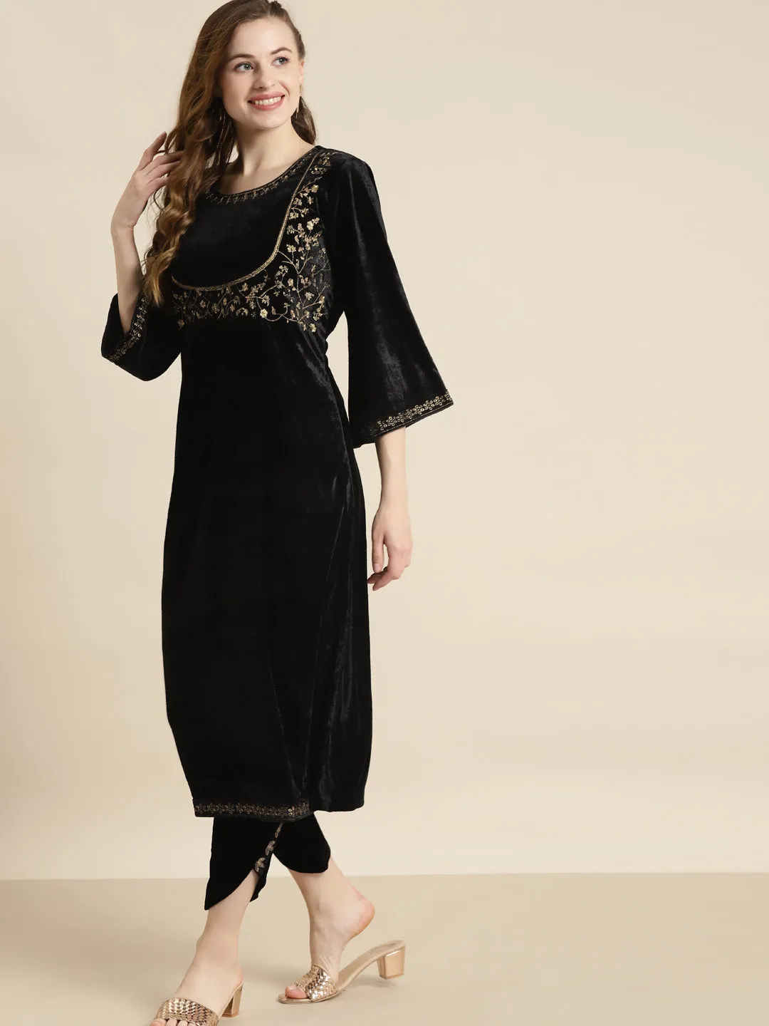 Black Velvet Bodice Zari Embroidered Kurta