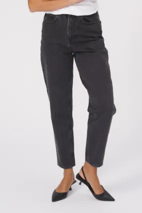 De Originale Performance Mom Jeans - Washed Black Denim