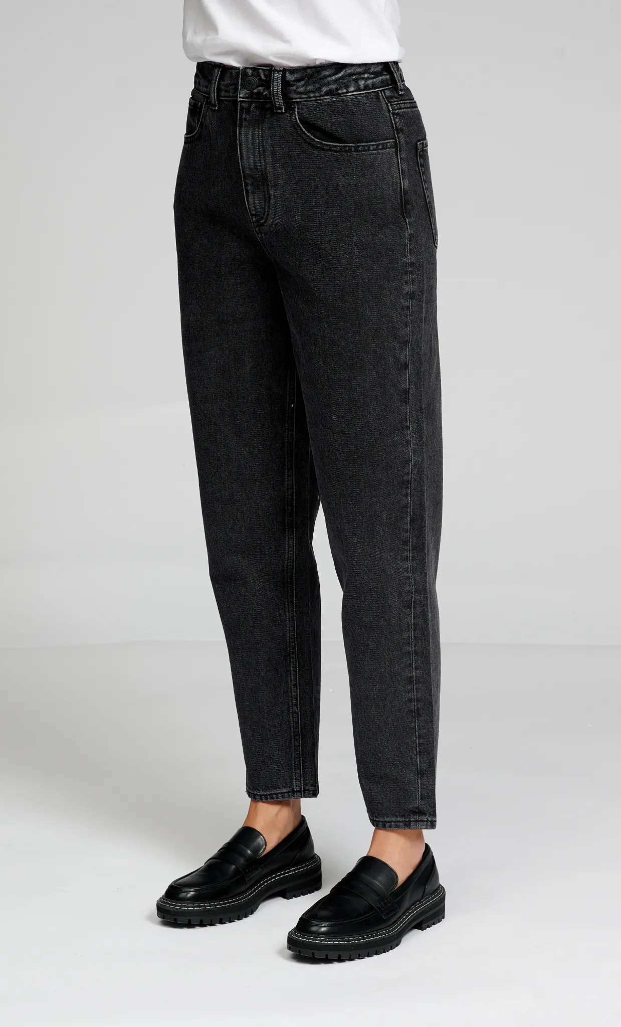 De Originale Performance Mom Jeans - Washed Black Denim