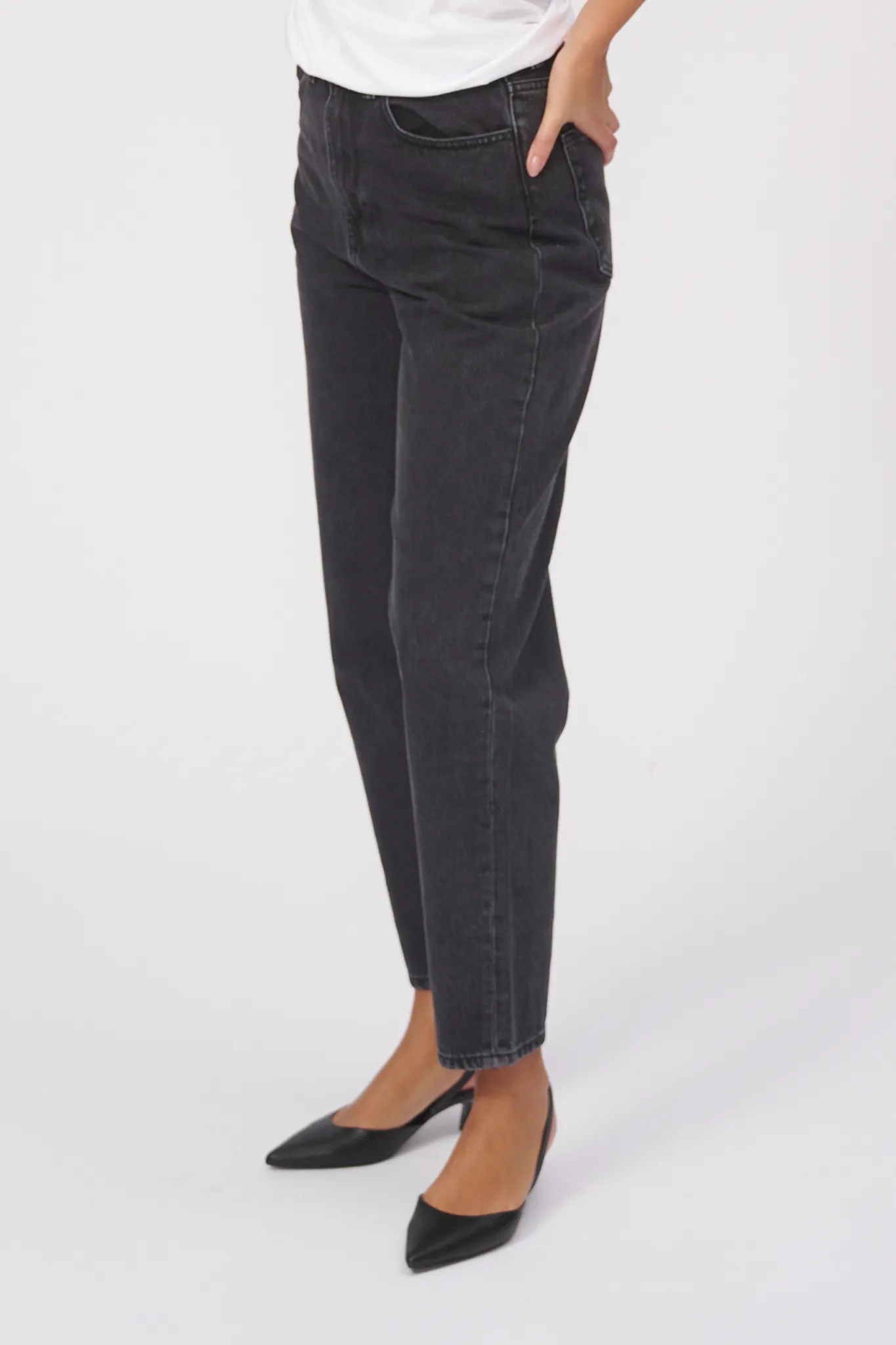 De Originale Performance Mom Jeans - Washed Black Denim