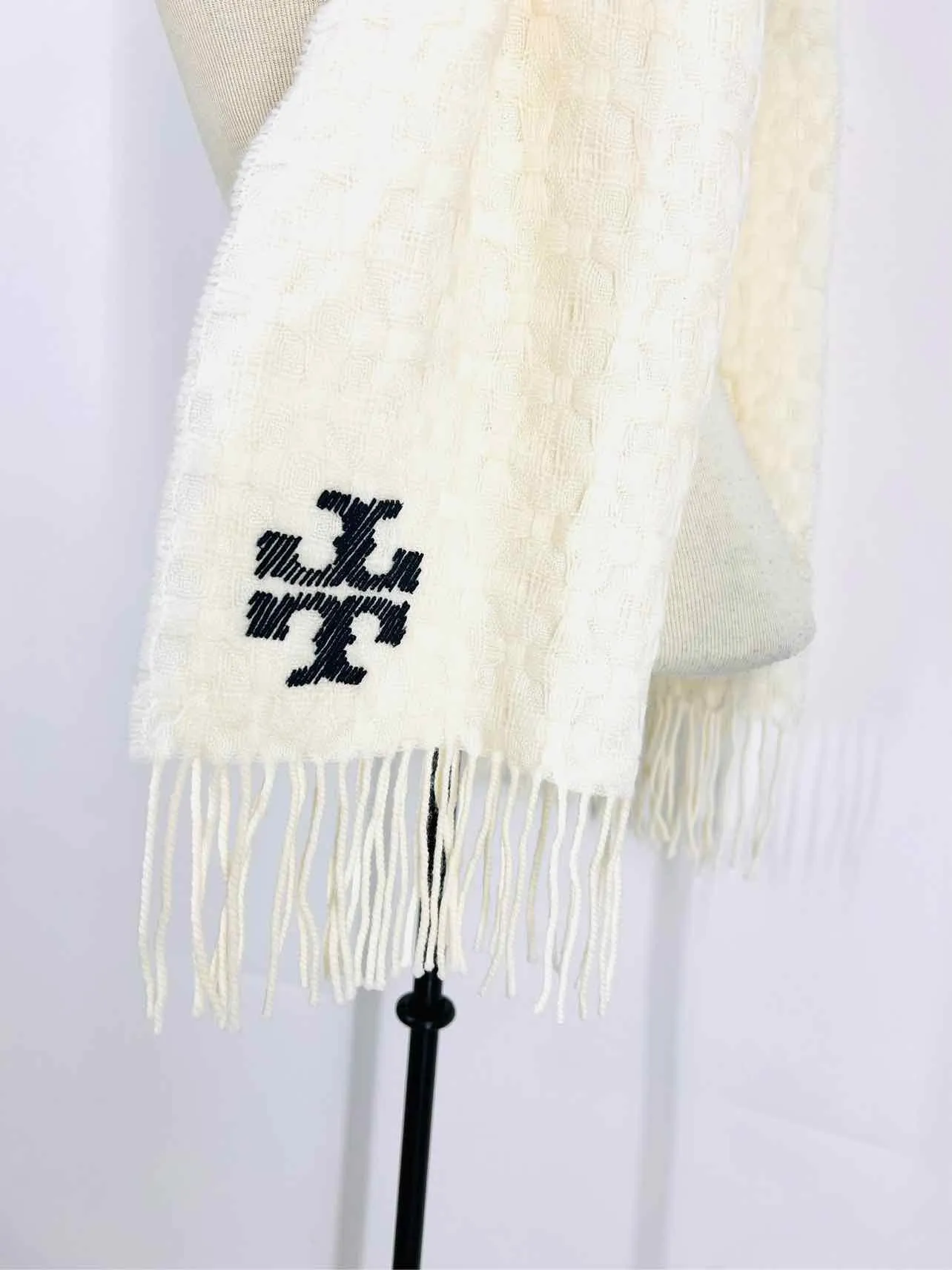 Tory Burch Ivory/Navy Knit Fringe Designer Scarf